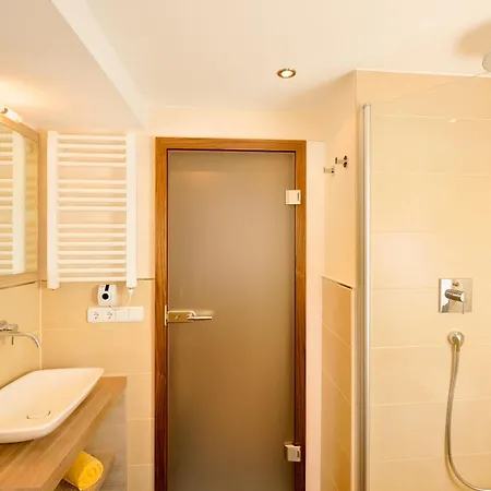 Hirsch Apartmán *