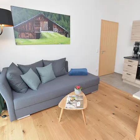 Hirsch Apartmán *